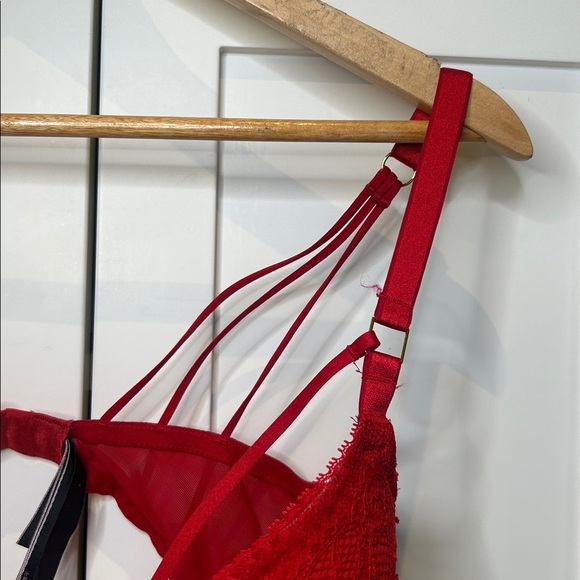 Victoria’s Secret Very Sexy Push Up Bra Red Lace size 36DDD - Picture 10 of 10